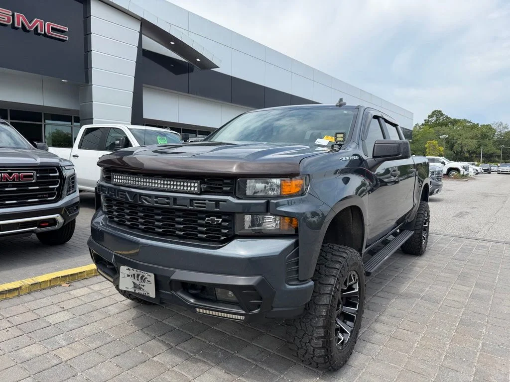 Used 2019 Shadow Gray Metallic Chevrolet Custom image 2