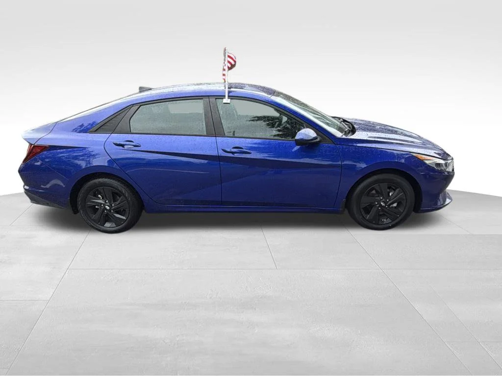 Used 2023 Blue Hyundai SEL image 5