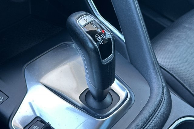 Used 2020 Black Jaguar SE image 21