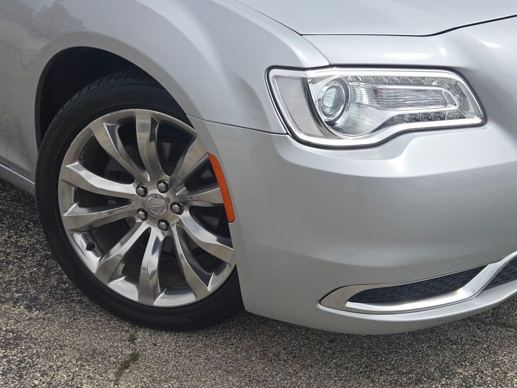 Used 2021 Silver Chrysler Touring image 3