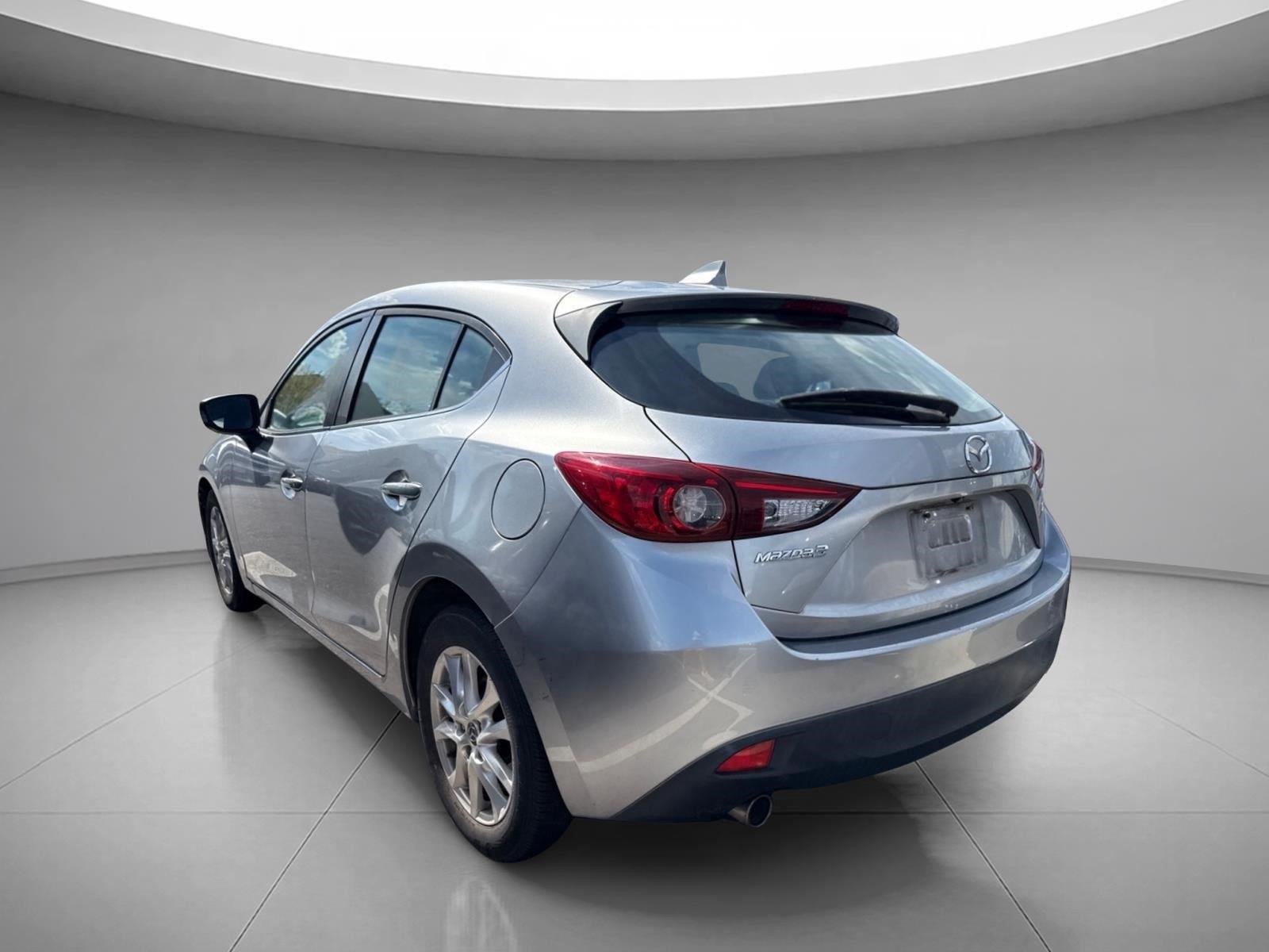 Used 2016 Liquid Silver Metallic Mazda i Grand Touring image 9