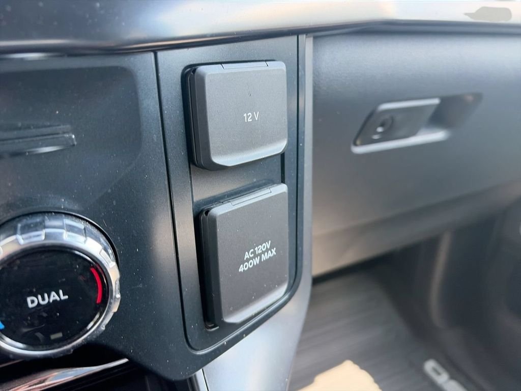 Used 2025 Silver Ford Lariat image 20