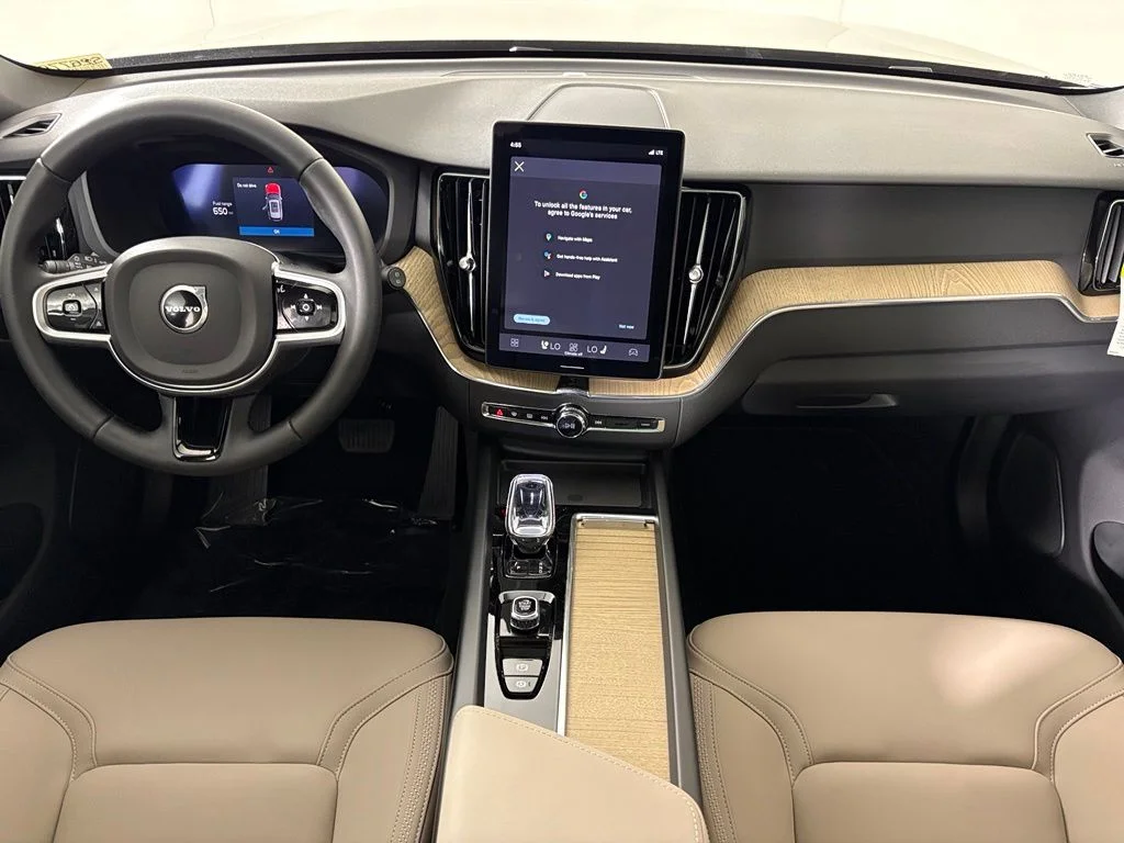 New 2026 Bright Dusk Volvo Plus image 33