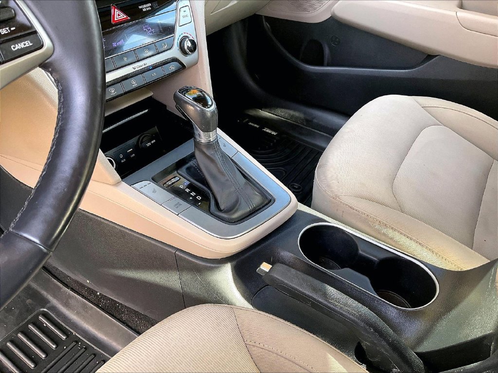 Used 2017 Beige Hyundai SE image 20