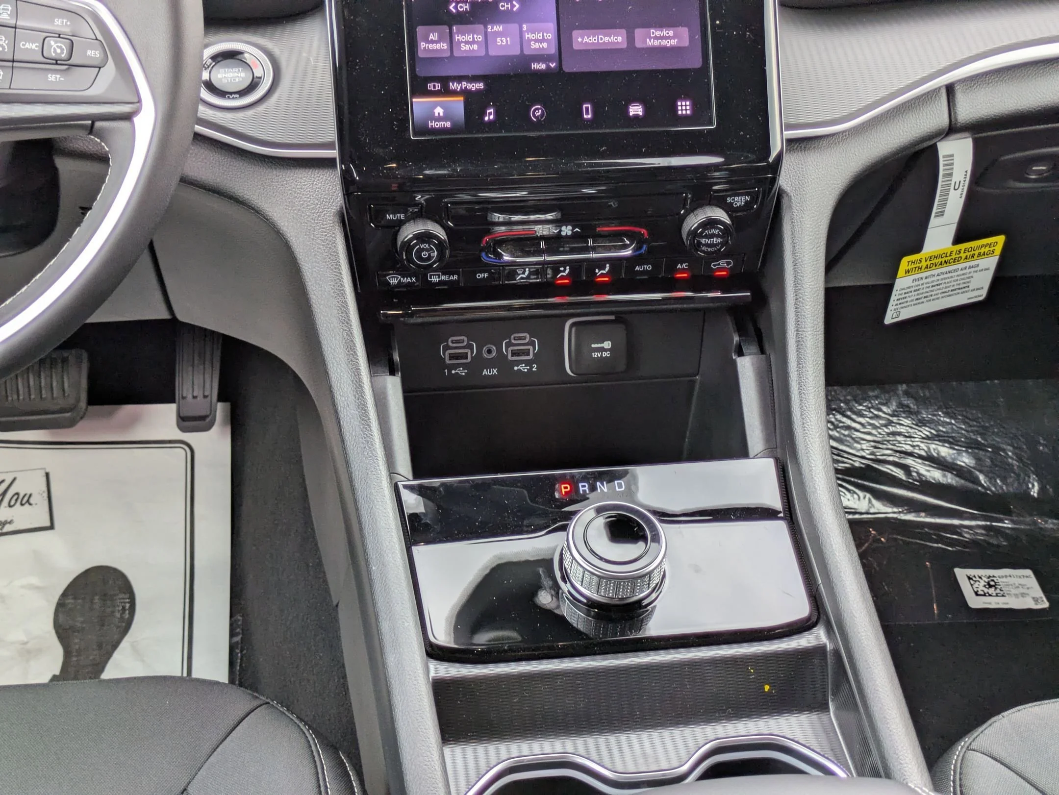New 2025 Silver Zynith Exterior Paint Jeep Laredo image 17