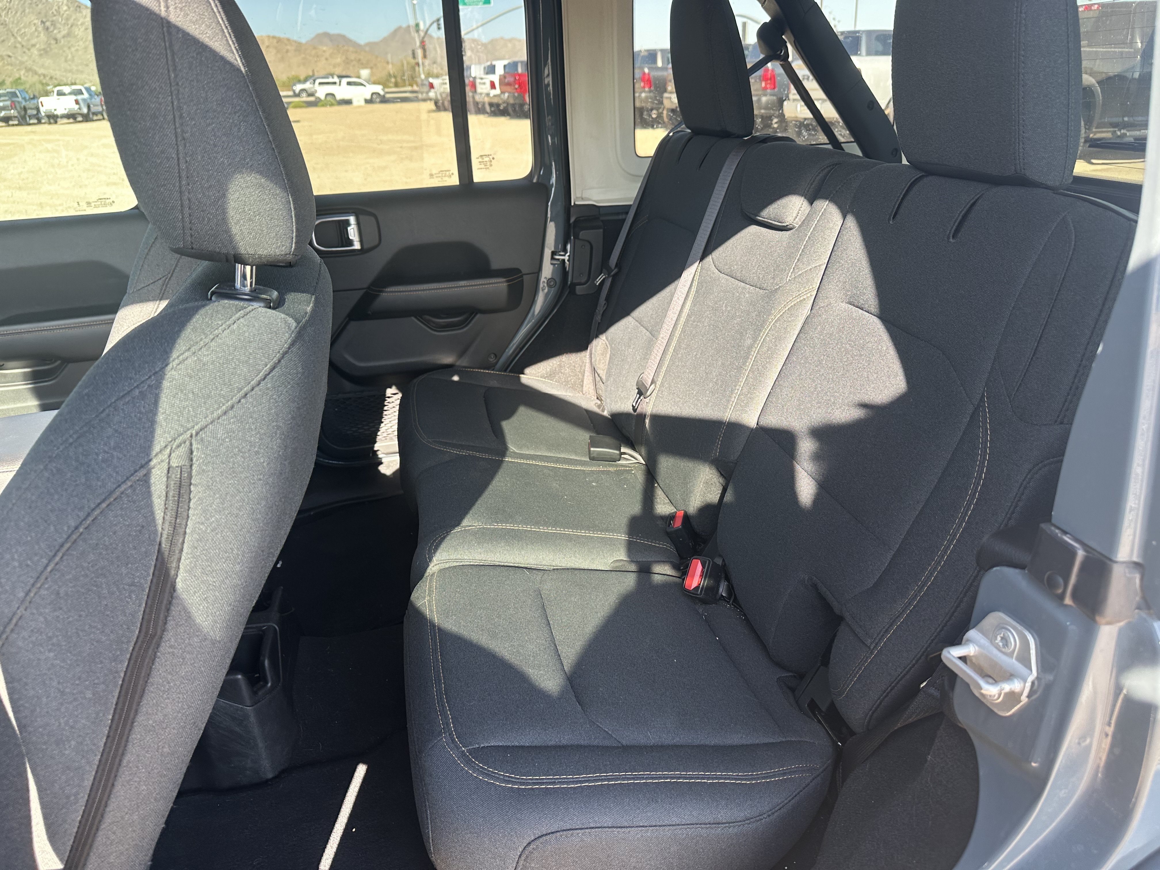 Used 2024 Anvil Clear Coat Jeep Sahara image 13