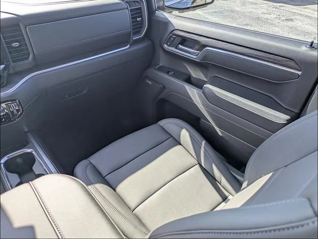2026 GMC Sierra 1500 SLT - Photo 18