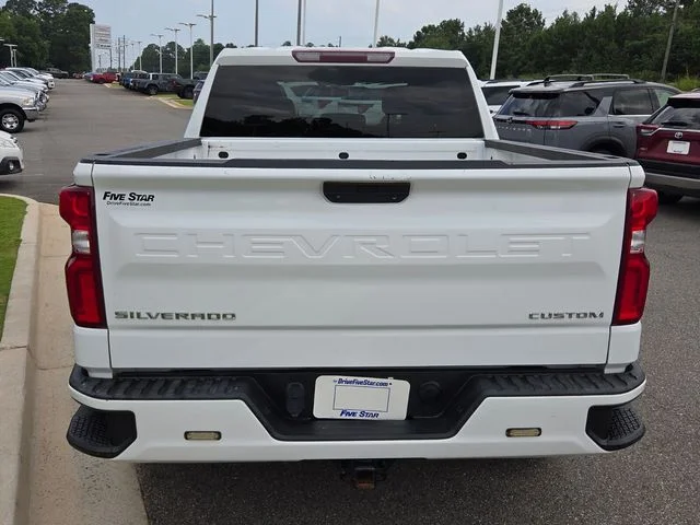 Used 2022 White Chevrolet Custom image 10