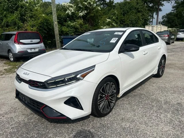 Used 2023 White Kia GT image 3