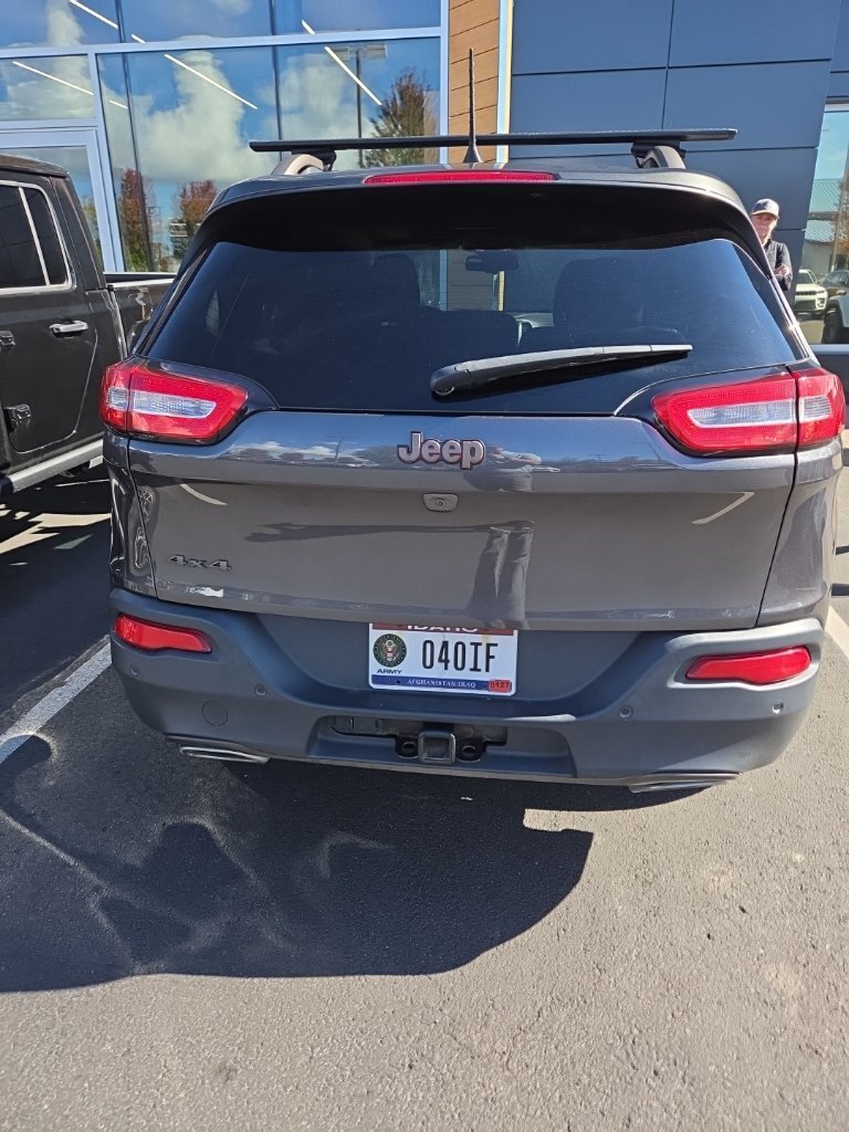 Used 2017 Gray Jeep Latitude image 4