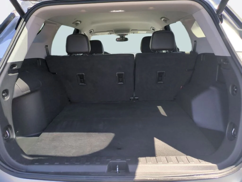 Used 2023 Sterling Metallic GMC SLT image 24