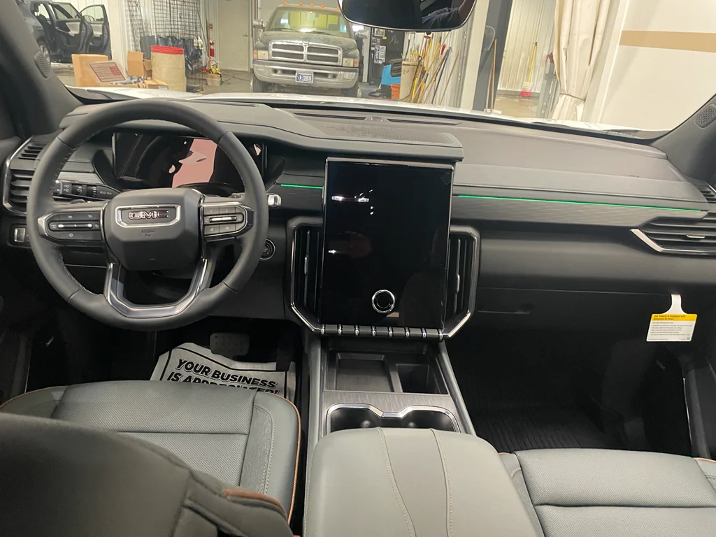 2026 GMC Acadia AT4 - Photo 8