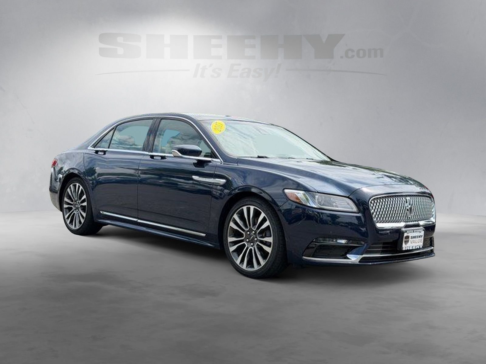 Used 2017 Black Lincoln Reserve image 2