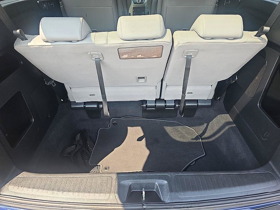 Used 2018 Obsidian Blue Pearl Honda EX-L image 31