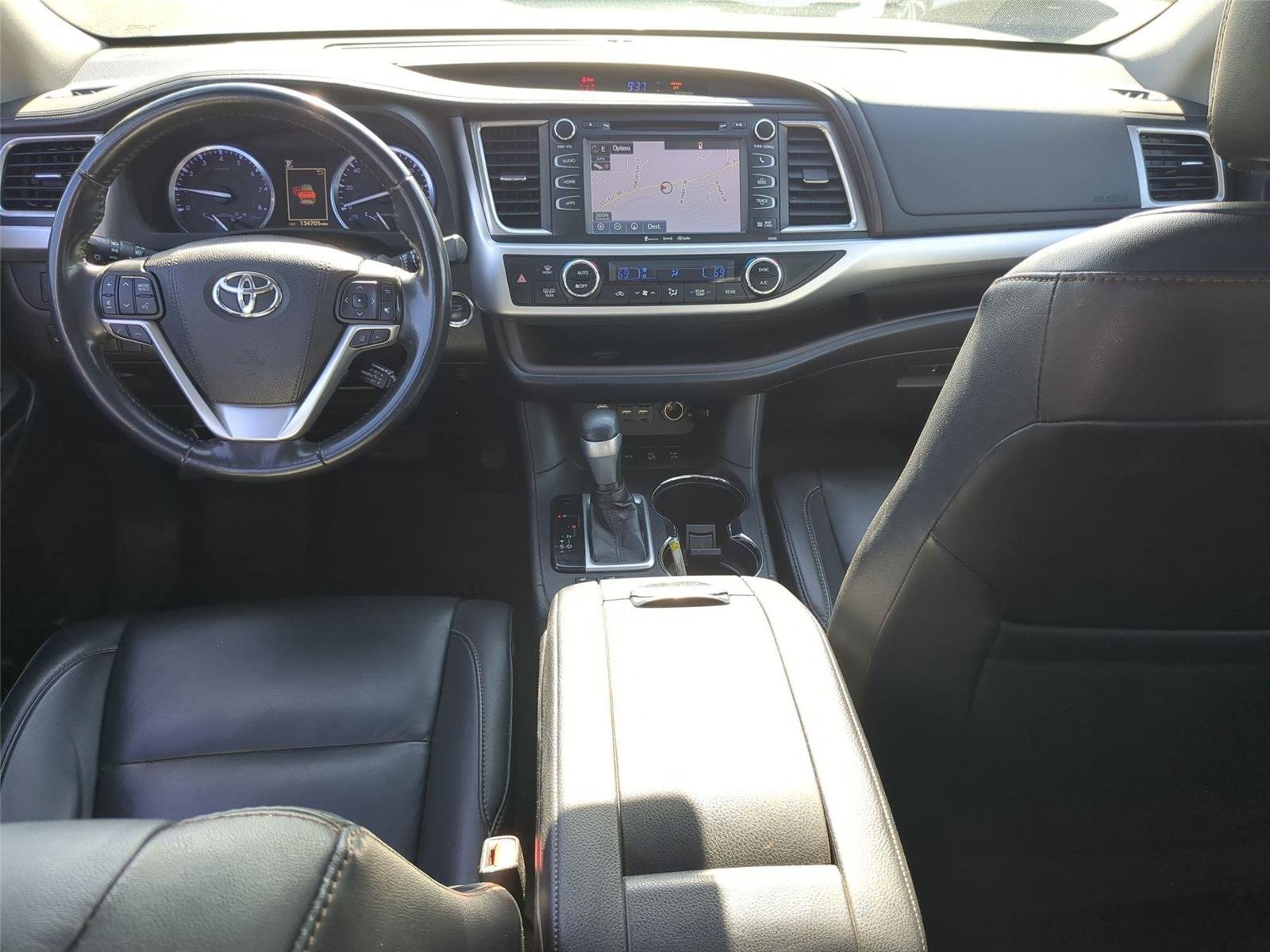 Used 2019  TOYOTA  image 34