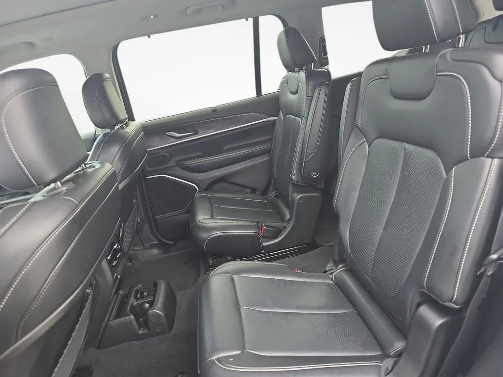 Used 2023 White Jeep Limited image 15