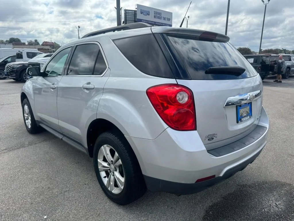 Used 2011 Silver Ice Metallic Chevrolet LT image 5