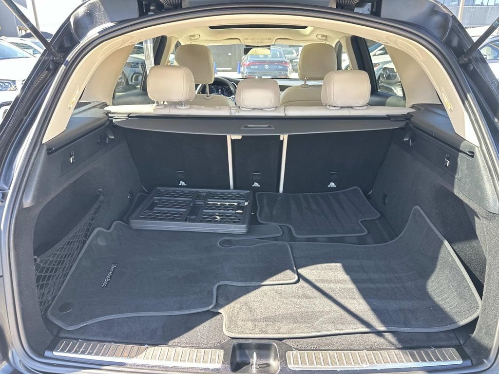 Certified Used 2022 Black Mercedes-Benz GLC 300 image 14