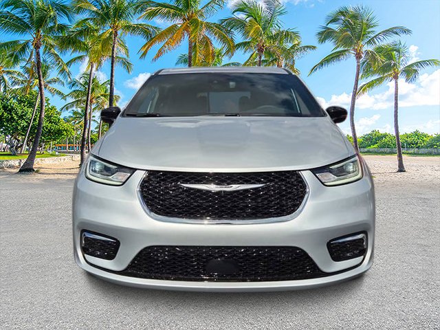 New 2026 Silver Mist Clear-Coat Exterior Paint Chrysler Select image 2