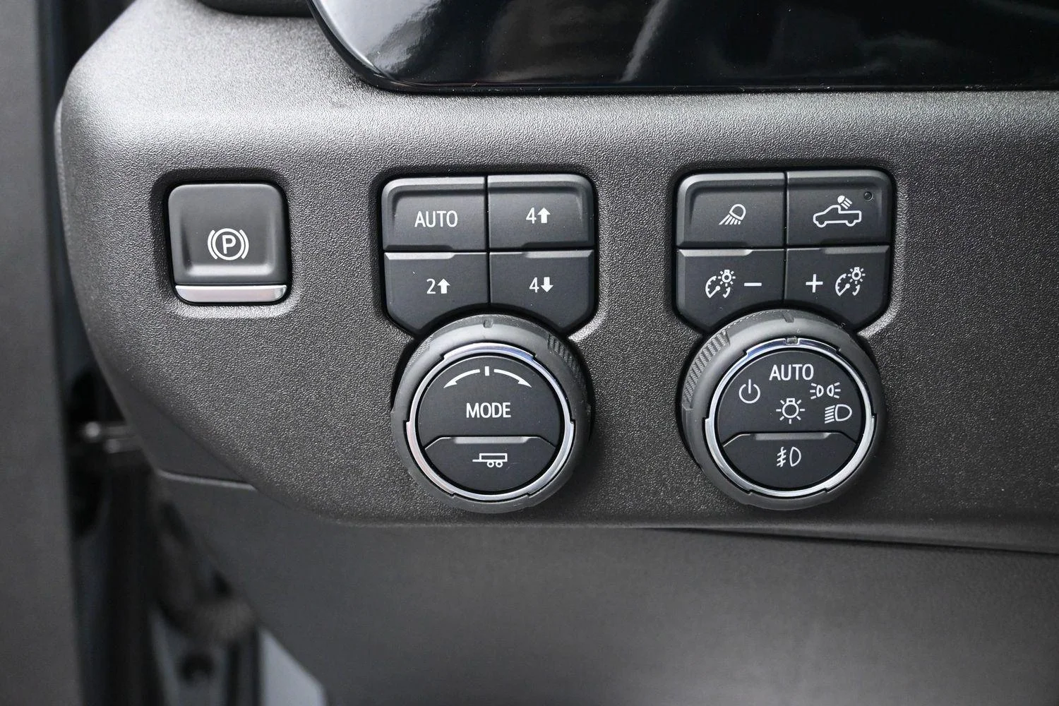 Used 2025 Sterling Gray Metallic Chevrolet LTZ image 27