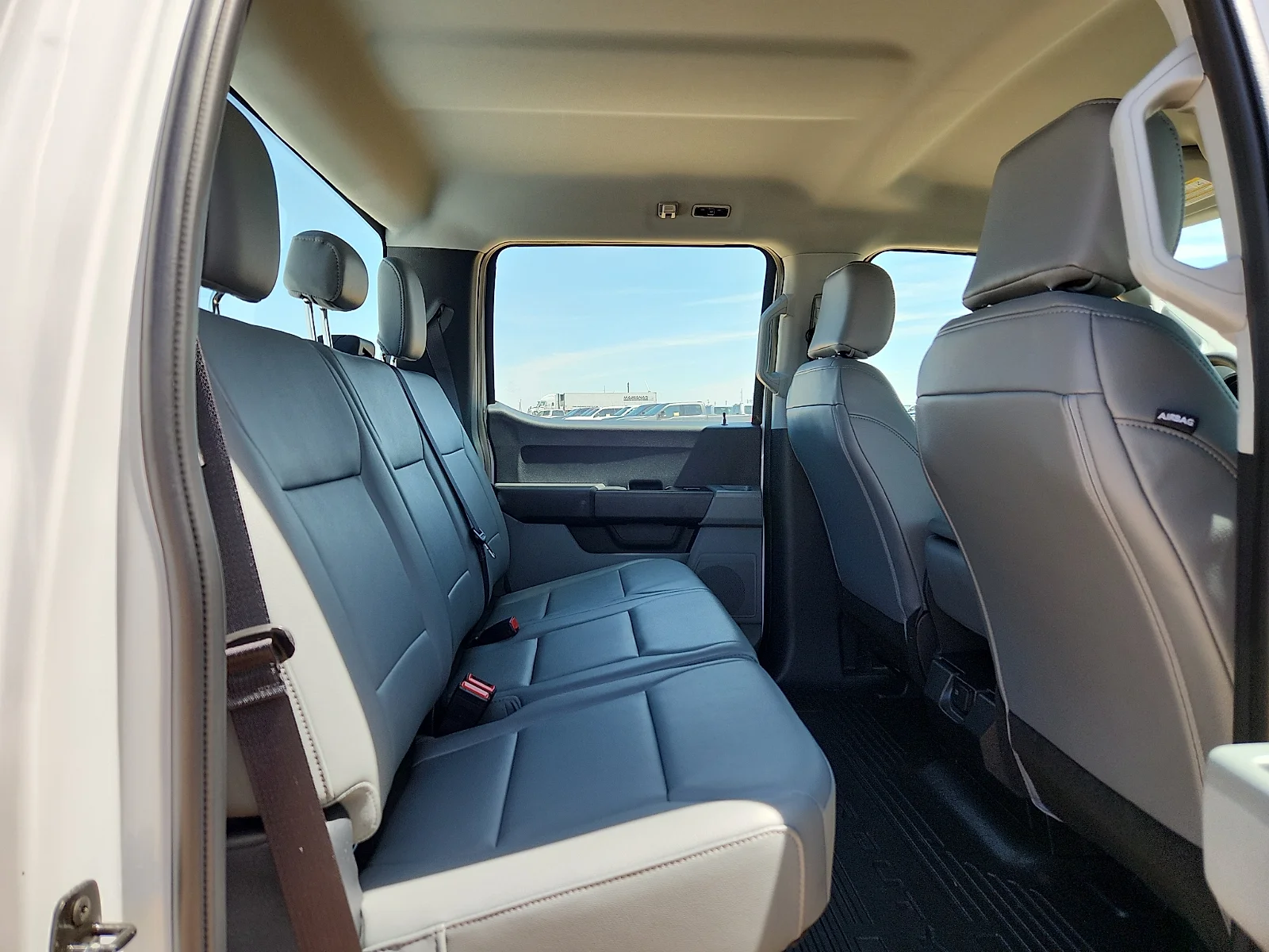 New 2026 Oxford White Ford F-450® XL image 19