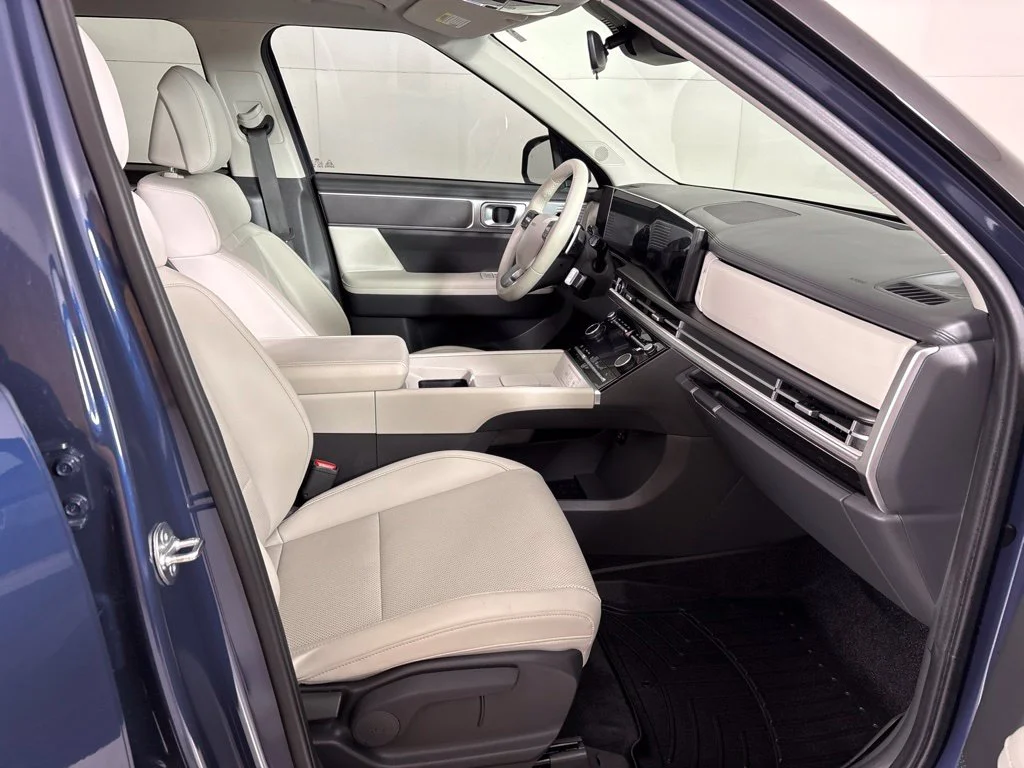 Used 2025 Blue Hyundai SEL image 15