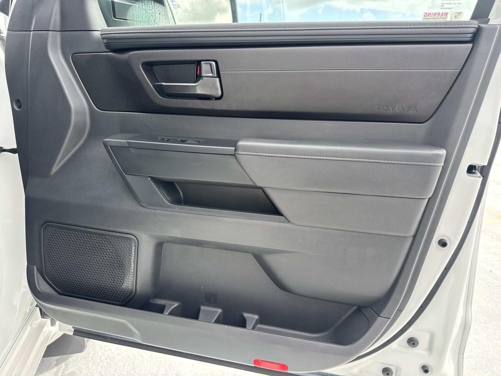 Used 2026 Ice Cap Toyota SR image 13