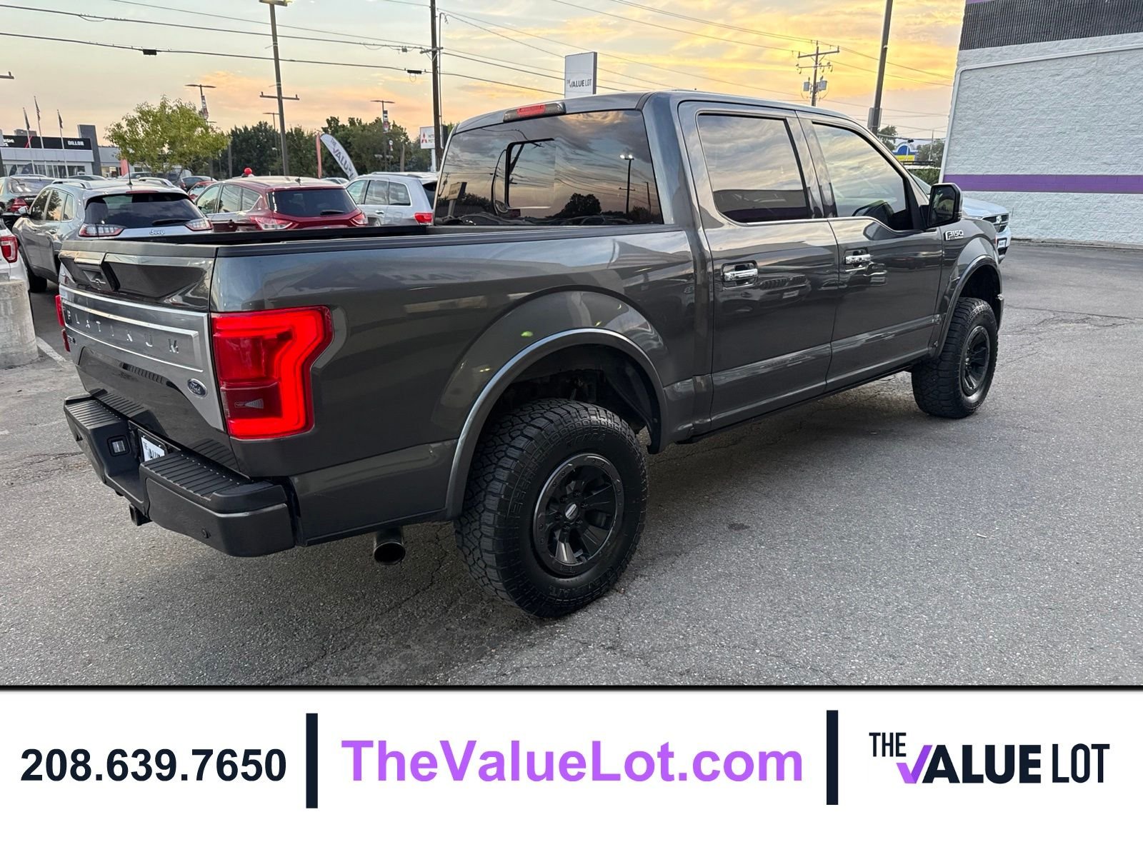 Used 2015  Ford Platinum image 4
