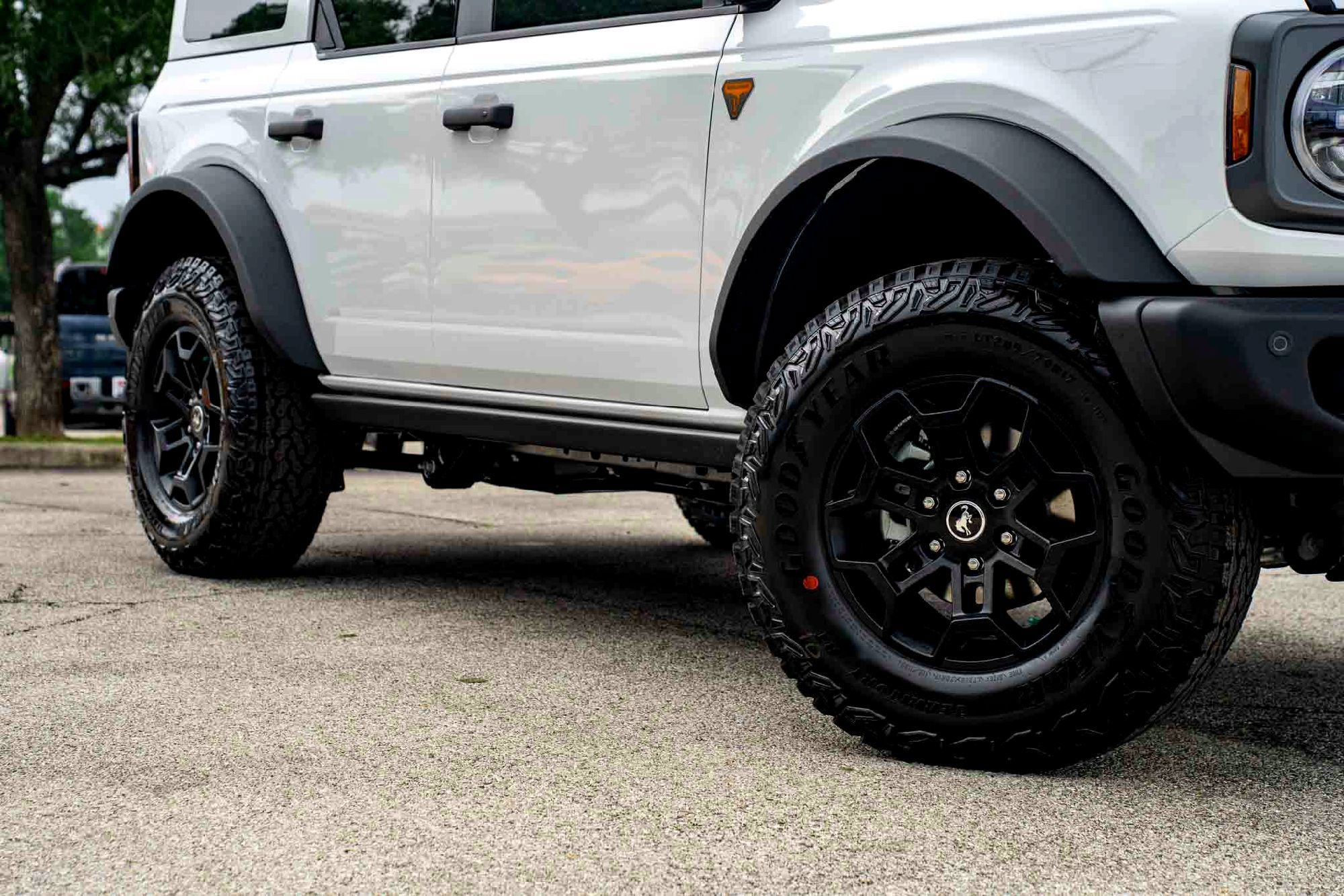 New 2026 Oxford White Ford Badlands image 2