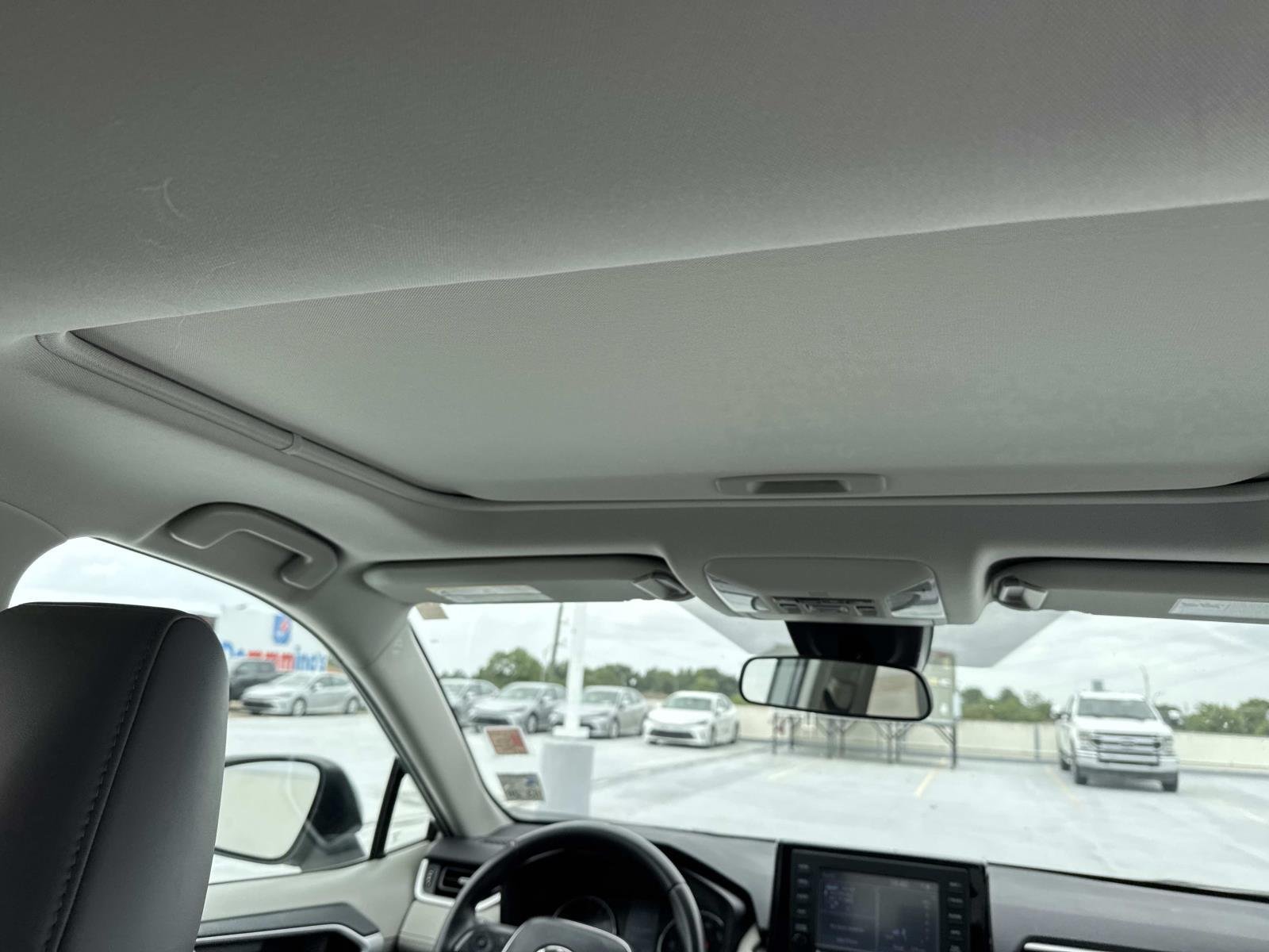 Used 2021 Lunar Rock Toyota XLE Premium image 10