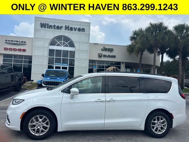 Used 2022 White Chrysler Touring L image 2