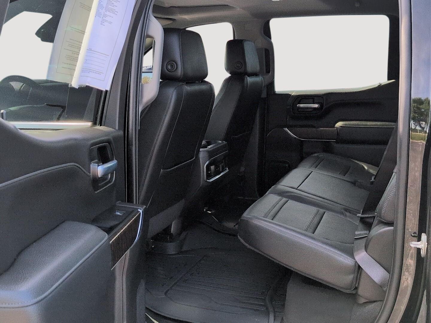 Used 2022 Onyx Black GMC Denali image 5
