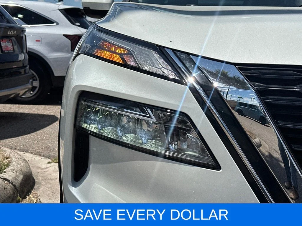 Used 2023 White Nissan SV image 3