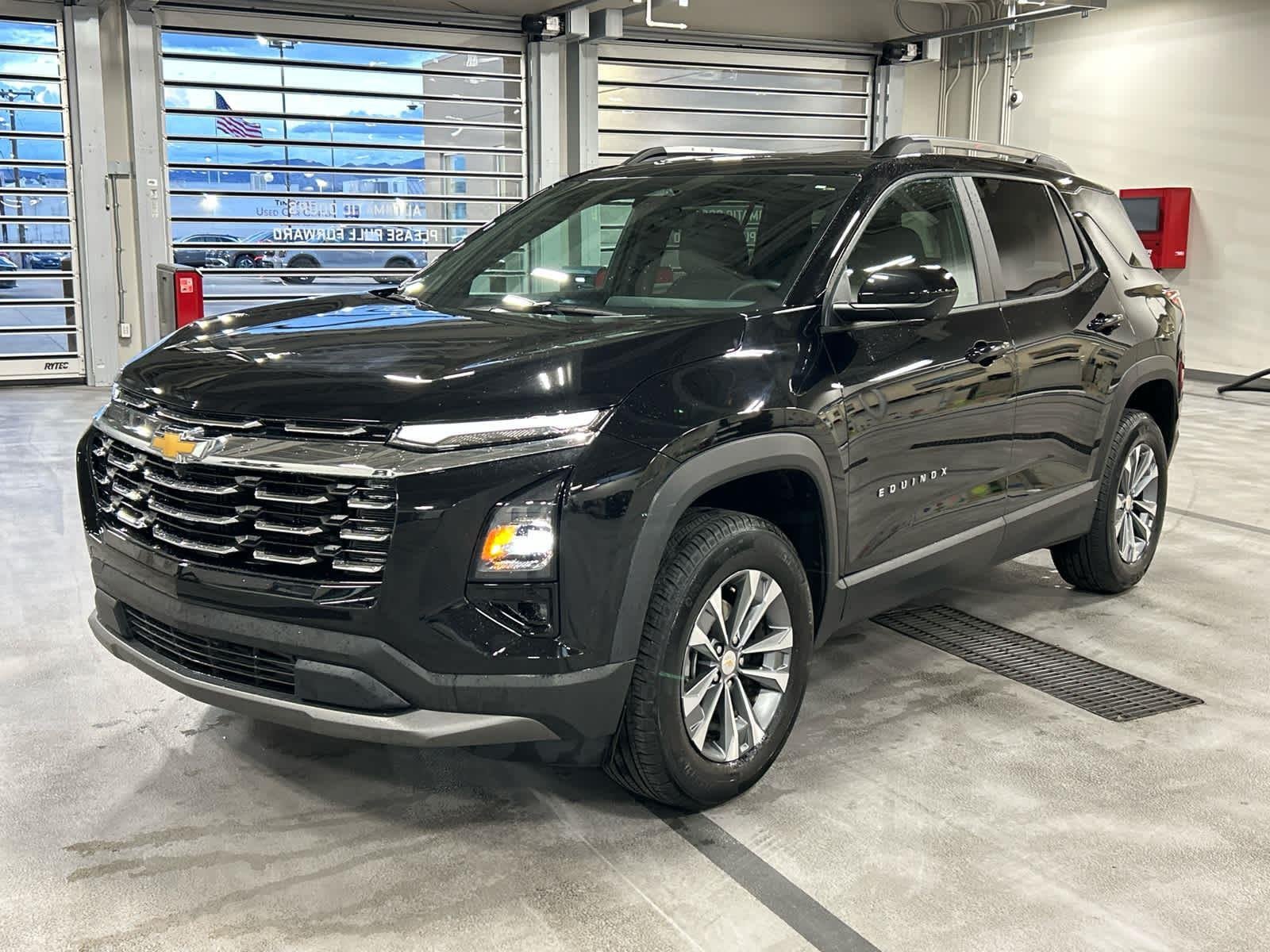 2025 Chevrolet Equinox LT - Photo 11