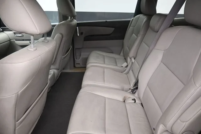 Used 2017  Honda EX-L image 18