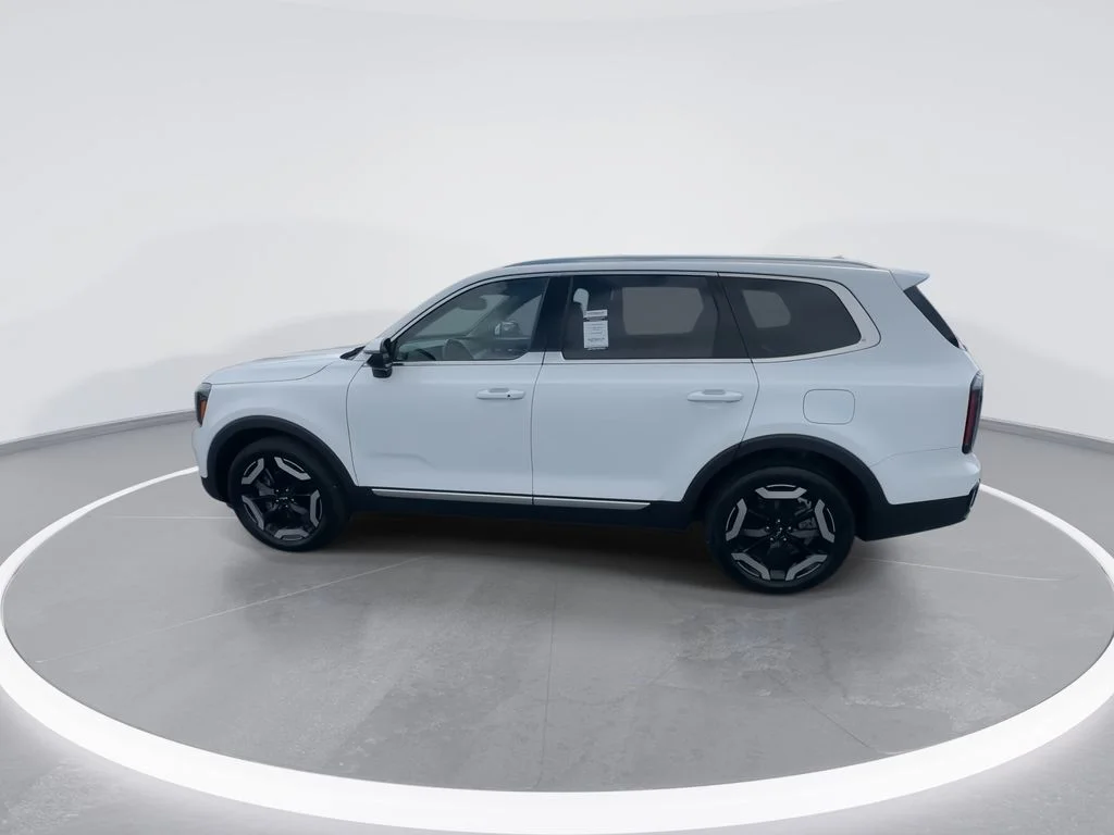 Used 2024 White Kia EX image 5