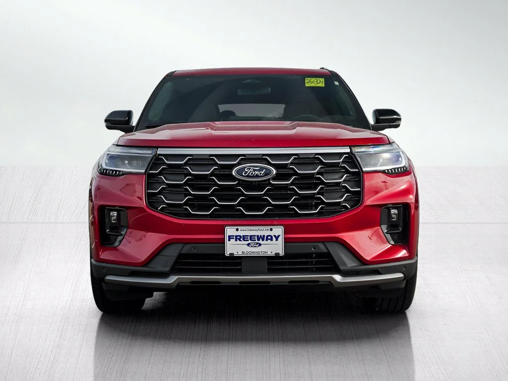 New 2026 Rapid Red Metallic Tinted Clearcoat Ford Platinum™ image 2