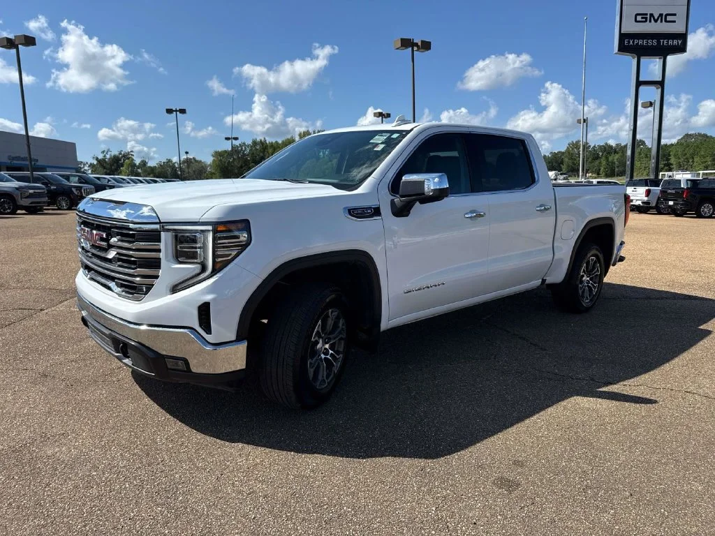 Used 2026 White GMC SLT image 3
