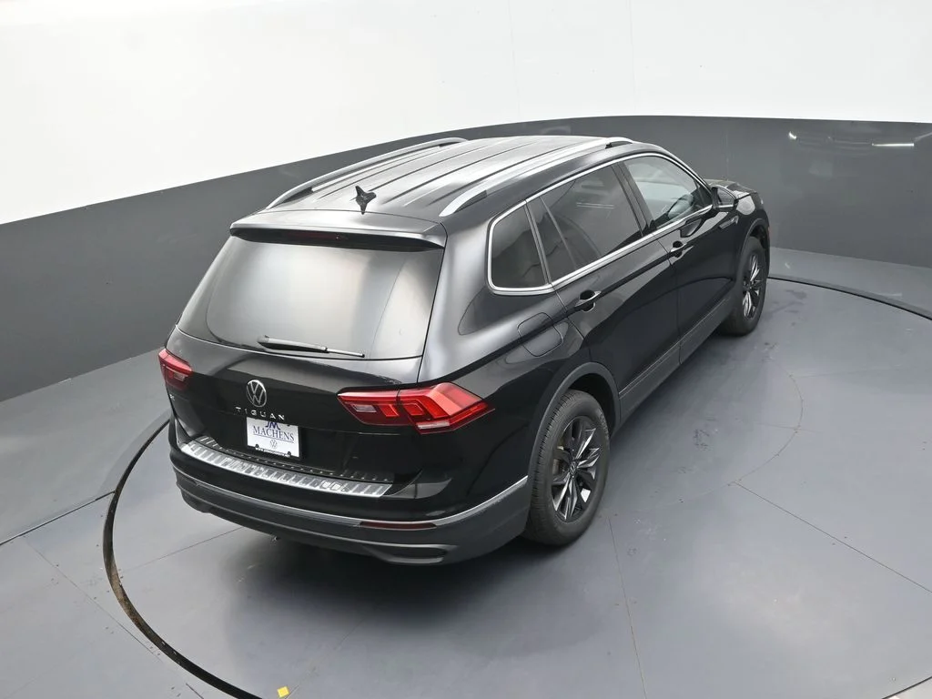 Used 2023 Black Volkswagen 2.0T SE image 19