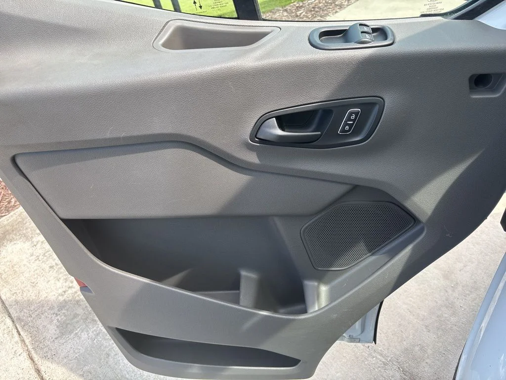 Used 2024 Oxford White Ford Base image 31