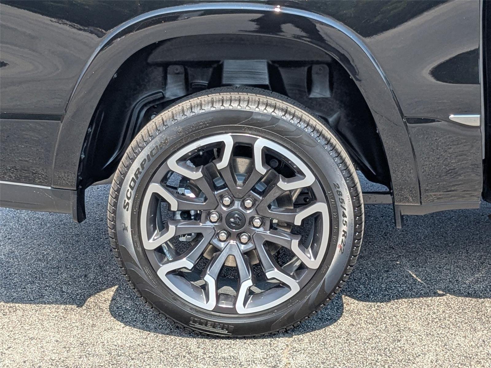 2026 RAM 1500 Limited - Photo 10