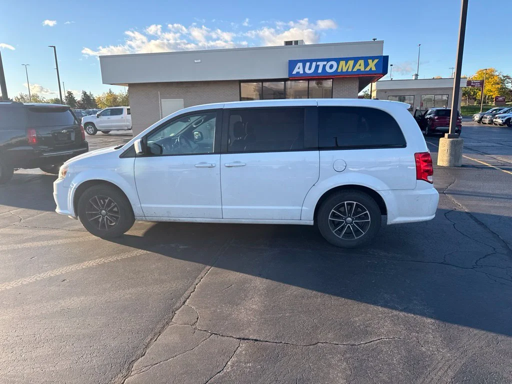 Used 2018 White Dodge SE Plus image 4