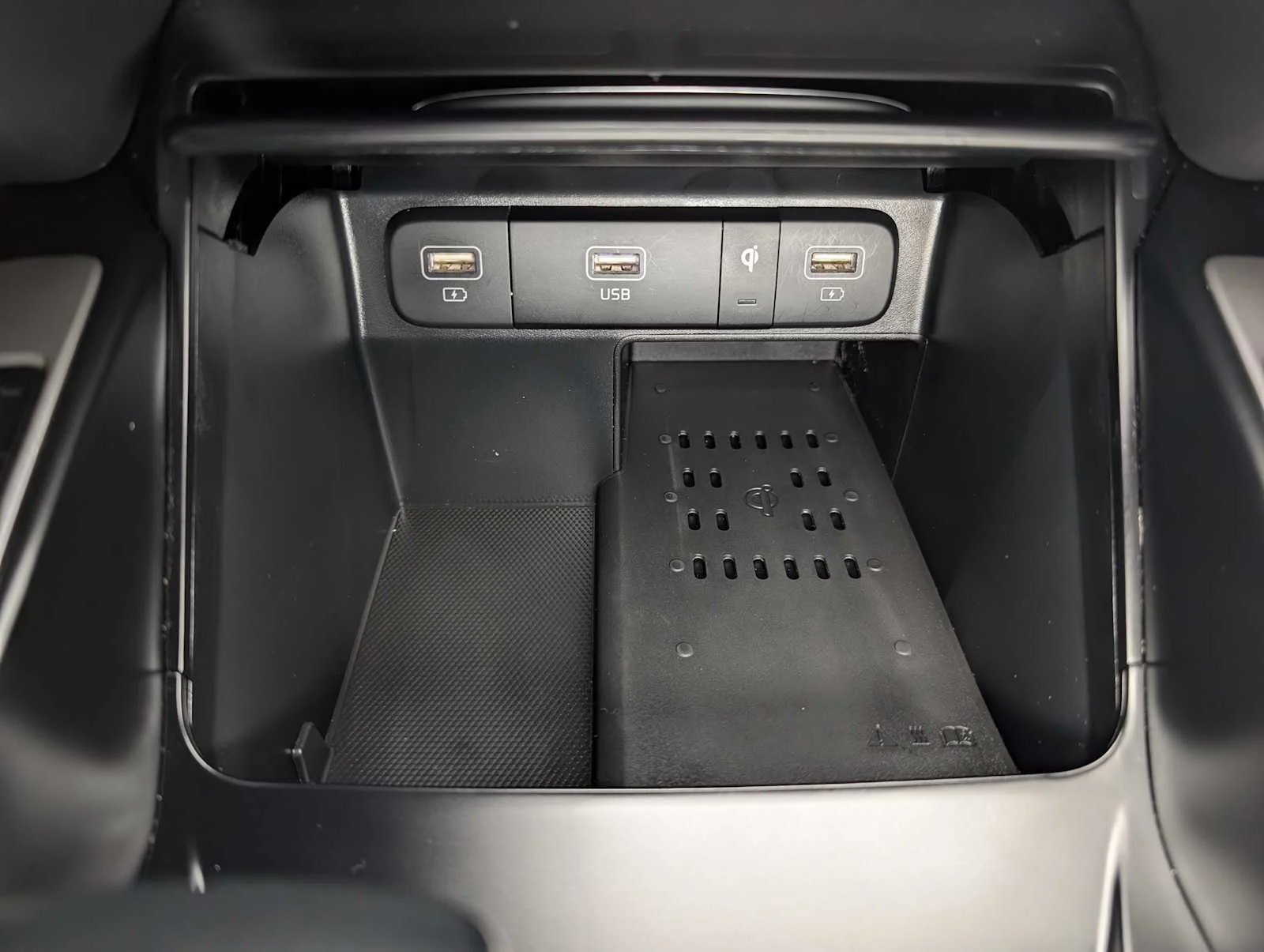 Used 2023 Ebony Black Kia X-Line S image 30