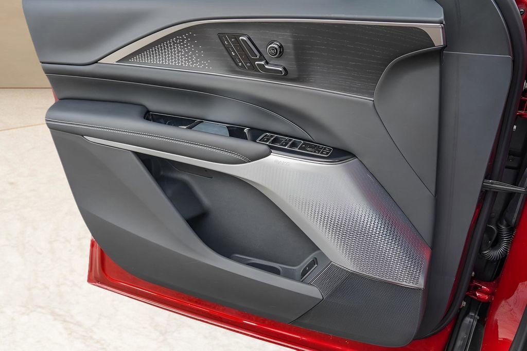 2026 Cadillac LYRIQ V Premium - Photo 40