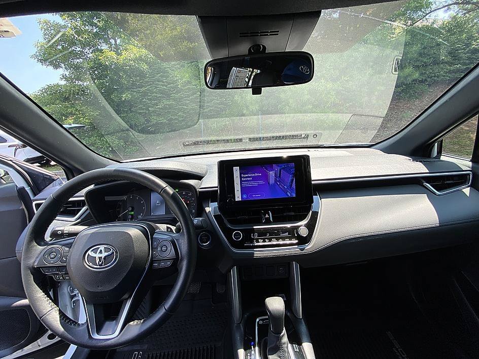 Used 2023 Wind Chill Pearl Toyota Hybrid SE image 18