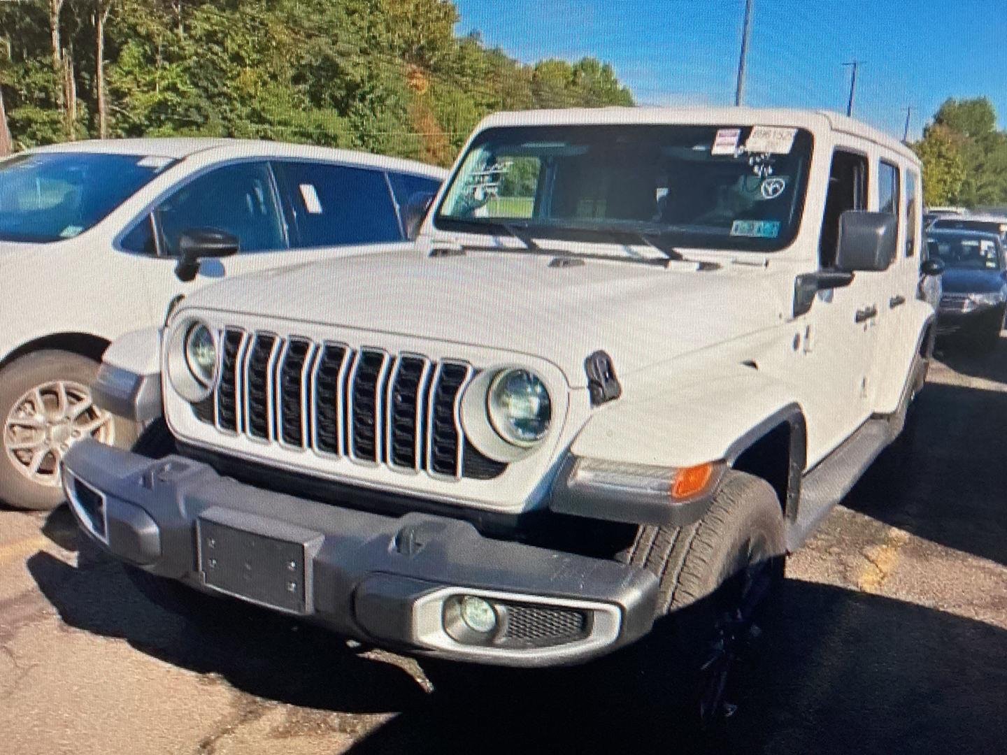 Used 2025 Bright White Clearcoat Jeep Sahara image 5