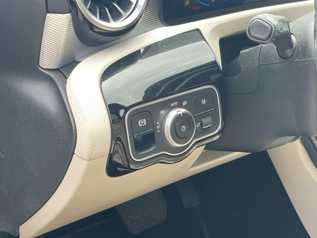 Used 2021 Gray Mercedes-Benz A 220 image 18