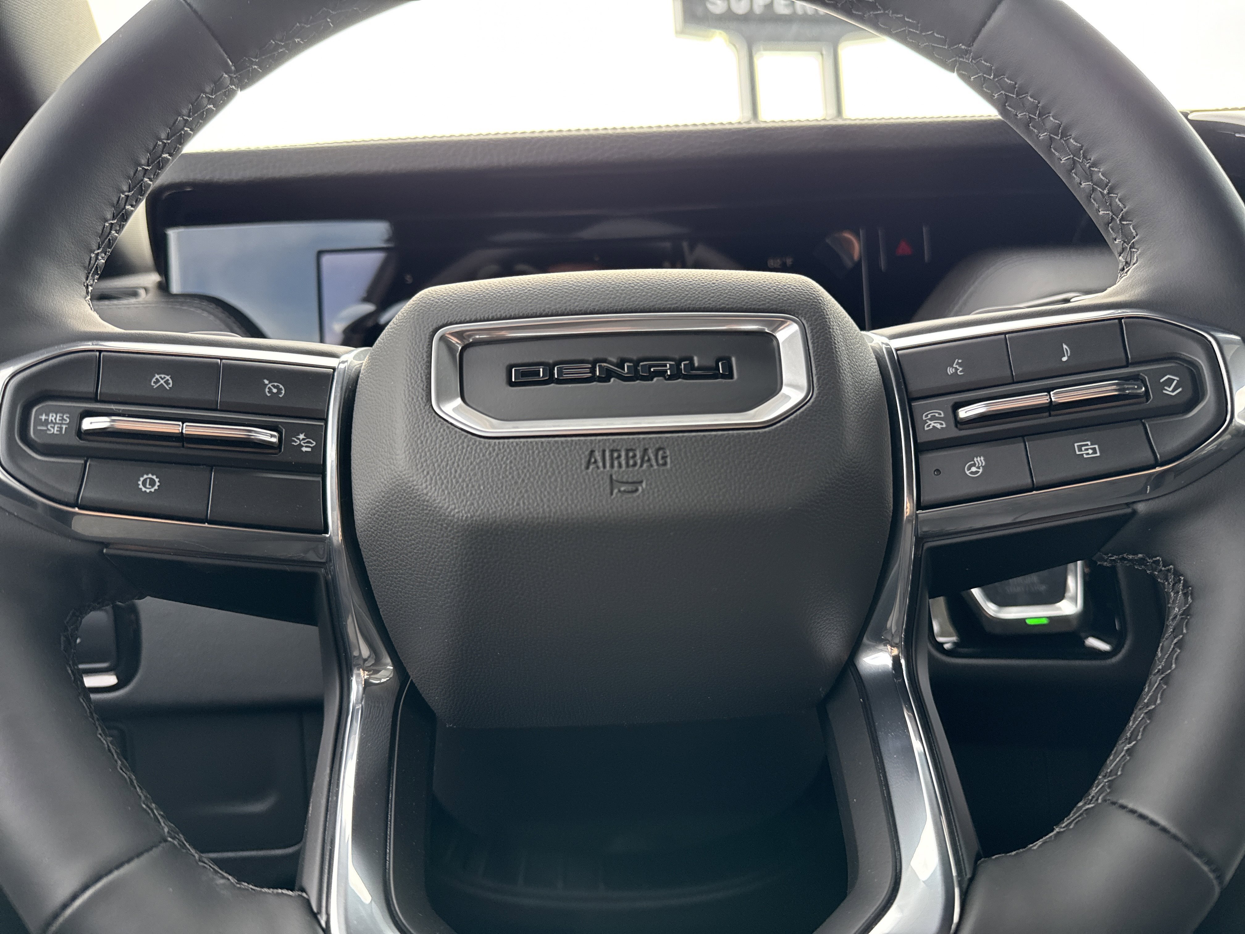 2026 GMC Yukon XL Denali - Photo 24