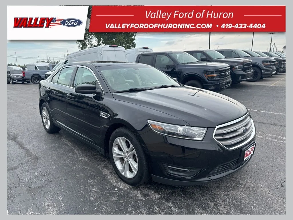 2016 Ford Taurus SEL FWD's photo