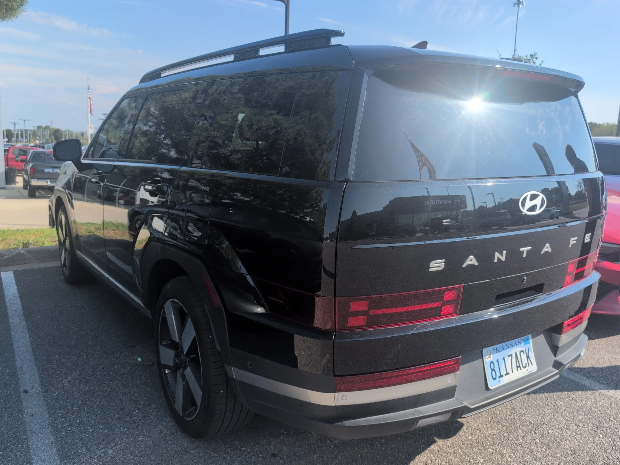 Used 2024 Phantom Black Hyundai Limited image 8